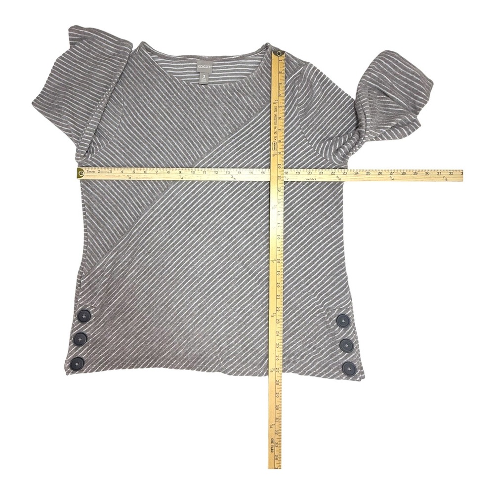 Chicos Size‎ 3 Women XL Gray Taupe Striped Textured Knit Tunic Top Button Accent - Picture 5 of 6